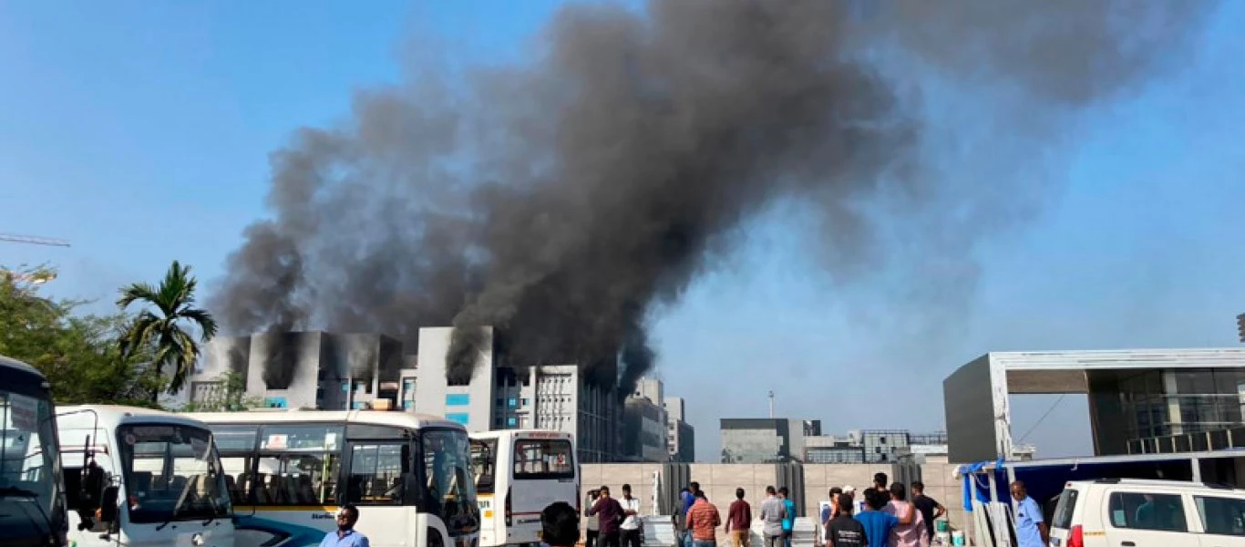 Πέντε νεκροί από την πυρκαγιά στο μεγαλύτερο εργοστάσιο παρασκευής εμβολίων στον κόσμο